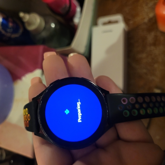 Samsung Galaxy Watch 4 40MM (GPS + Cellular) - Picture 3 of 13
